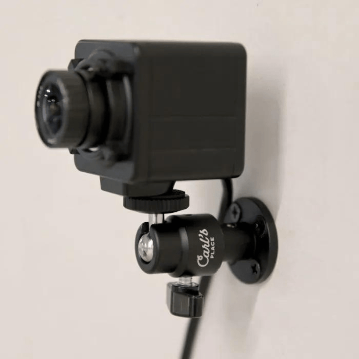 Carl&#39;s Place Golf Camera Wall Mount