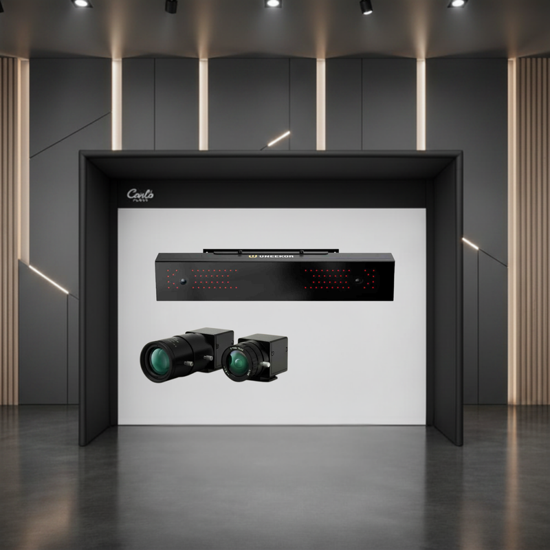 Uneekor EYE XR Carl's Place Pro Golf Simulator Package